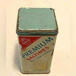 NABISCO Premium Saltines, Rusty, Old, Battered, Bruised Vintage Tin